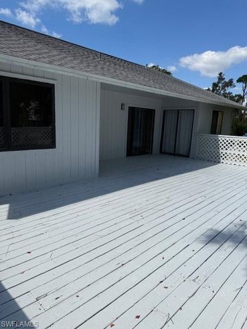 8198 Lark LN, Fort Myers, FL 33967