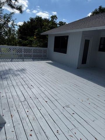 8198 Lark LN, Fort Myers, FL 33967