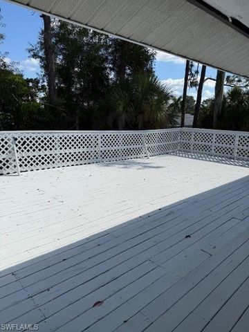 8198 Lark LN, Fort Myers, FL 33967