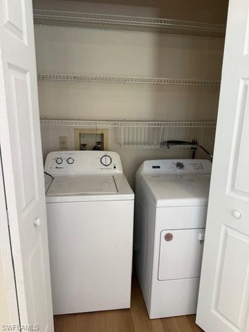 8198 Lark LN, Fort Myers, FL 33967