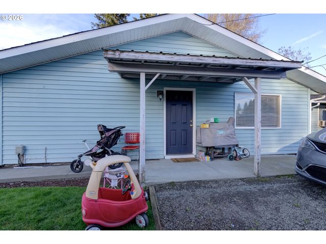 908 Ne 1ST Ave, Battle Ground, WA 98604