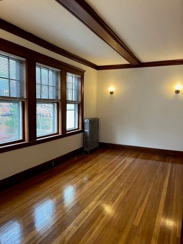42 School St 2, Arlington, MA 02476