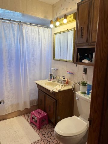 42 School St 2, Arlington, MA 02476