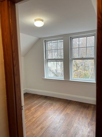 42 School St 2, Arlington, MA 02476