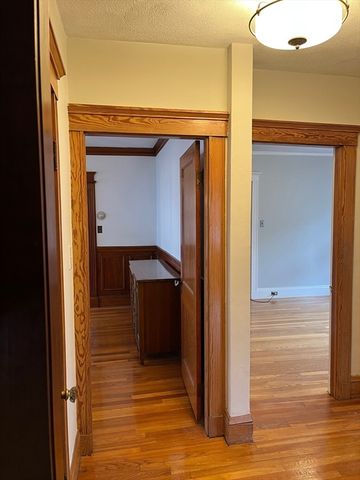 42 School St 2, Arlington, MA 02476