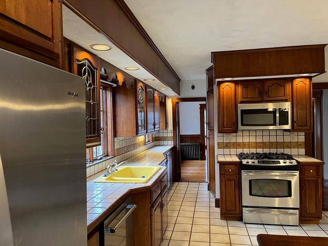 42 School St 2, Arlington, MA 02476