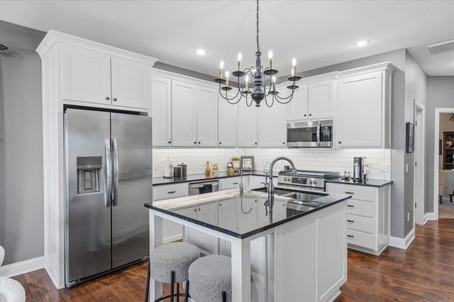 3831 E Brookdale Terrace, Springfield, MO 65802