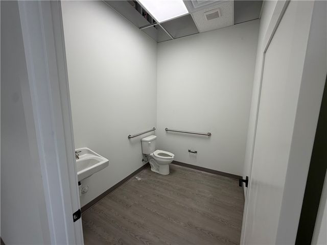 2420 S 8th Street Suite 1&5, Rogers, AR 72758