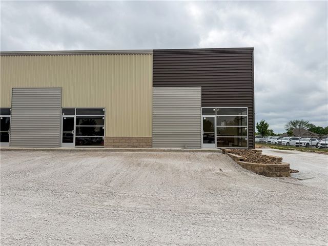 2420 S 8th Street Suite 1&5, Rogers, AR 72758