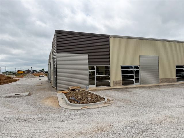 2420 S 8th Street Suite 1&5, Rogers, AR 72758