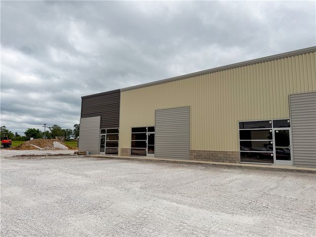 2420 S 8th Street Suite 1&5, Rogers, AR 72758