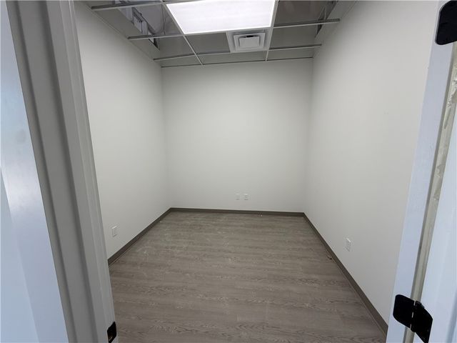 2420 S 8th Street Suite 1&5, Rogers, AR 72758
