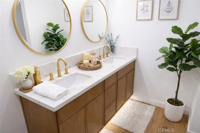 4239 S Raymond Avenue, Los Angeles, CA 90037