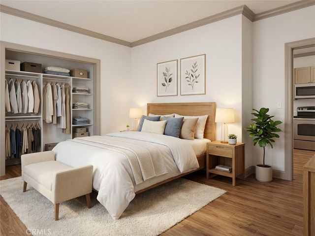 4239 S Raymond Avenue, Los Angeles, CA 90037