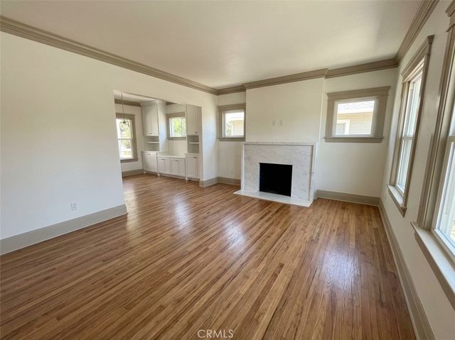 4239 S Raymond Avenue, Los Angeles, CA 90037