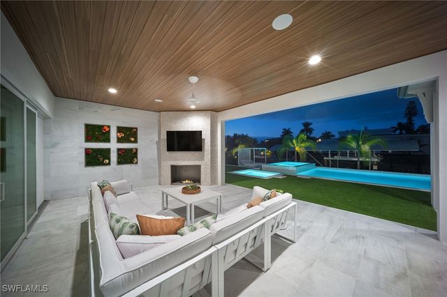 813 Cal Cove DR, Fort Myers, FL 33919