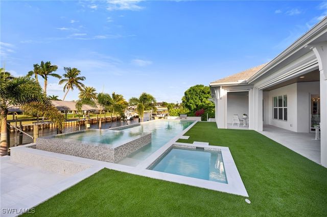 813 Cal Cove DR, Fort Myers, FL 33919