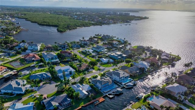 813 Cal Cove DR, Fort Myers, FL 33919