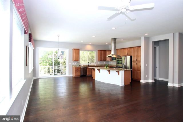 114 TURNSTONE LN, Lake Frederick, VA 22630