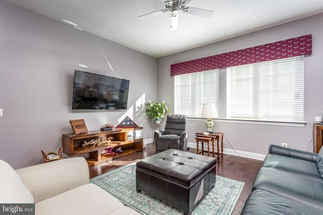 114 TURNSTONE LN, Lake Frederick, VA 22630