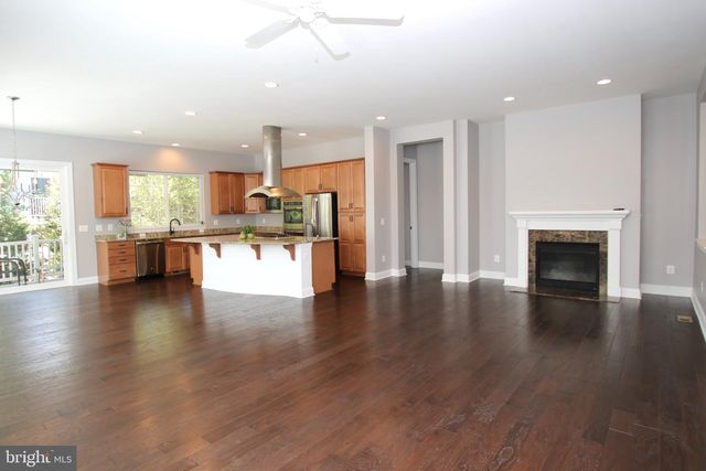 114 TURNSTONE LN, Lake Frederick, VA 22630