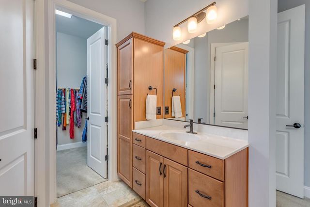 114 TURNSTONE LN, Lake Frederick, VA 22630