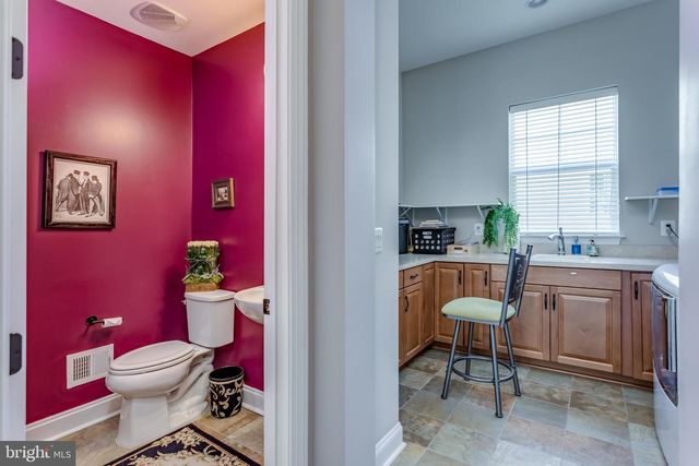 114 TURNSTONE LN, Lake Frederick, VA 22630