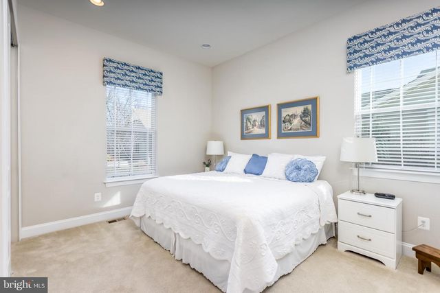 114 TURNSTONE LN, Lake Frederick, VA 22630