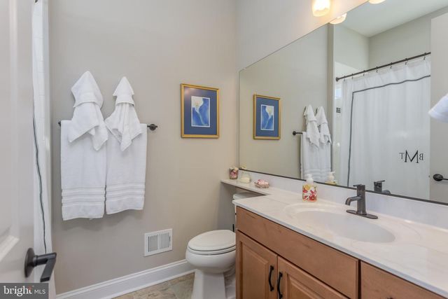 114 TURNSTONE LN, Lake Frederick, VA 22630