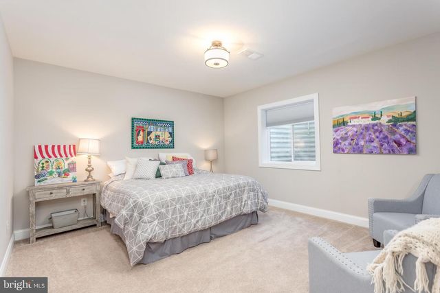 114 TURNSTONE LN, Lake Frederick, VA 22630