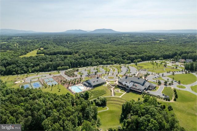 114 TURNSTONE LN, Lake Frederick, VA 22630