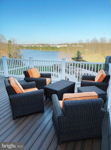 114 TURNSTONE LN, Lake Frederick, VA 22630