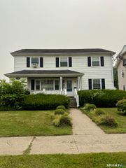 14 Cleveland Street, Danbury, CT 06810