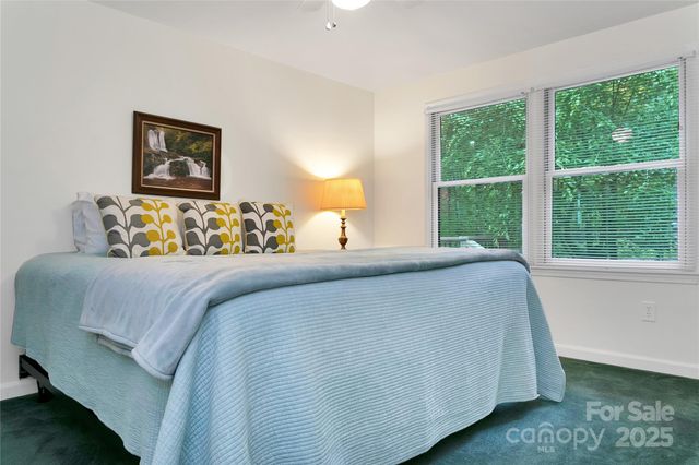 500 Cheestoonaya Way, Brevard, NC 28712