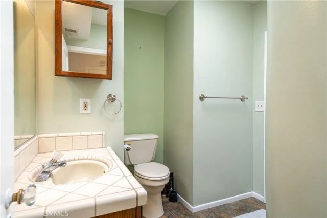 8543 6th, Downey, CA 90241