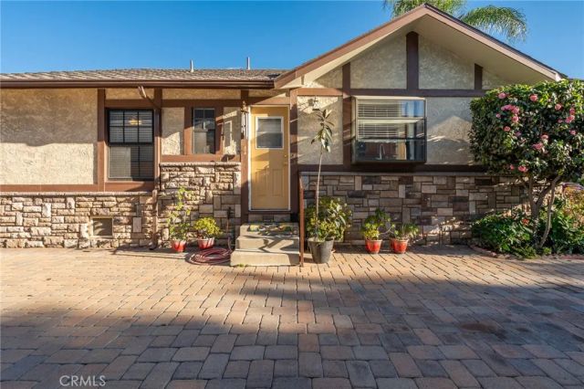 8543 6th, Downey, CA 90241