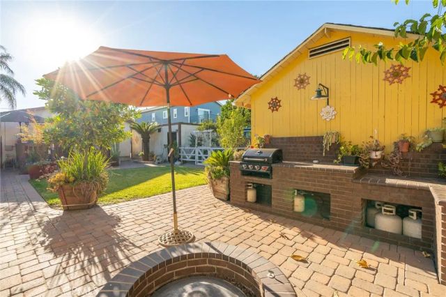 8543 6th, Downey, CA 90241