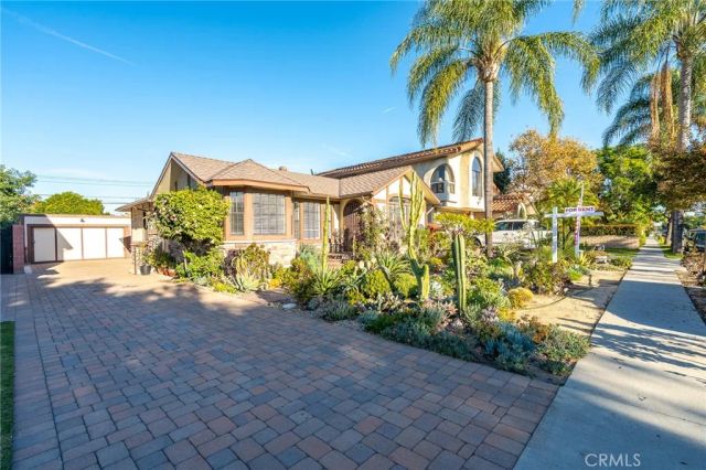 8543 6th, Downey, CA 90241