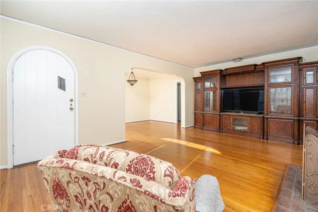 8543 6th, Downey, CA 90241