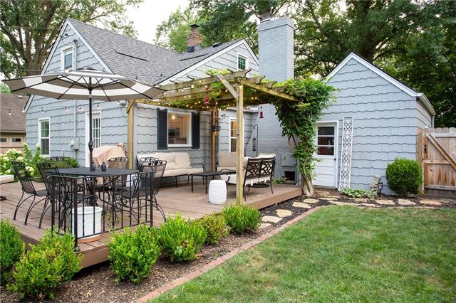 6015 DELMAR Street, Fairway, KS 66205