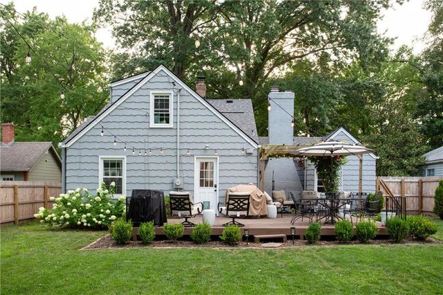 6015 DELMAR Street, Fairway, KS 66205