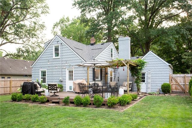 6015 DELMAR Street, Fairway, KS 66205