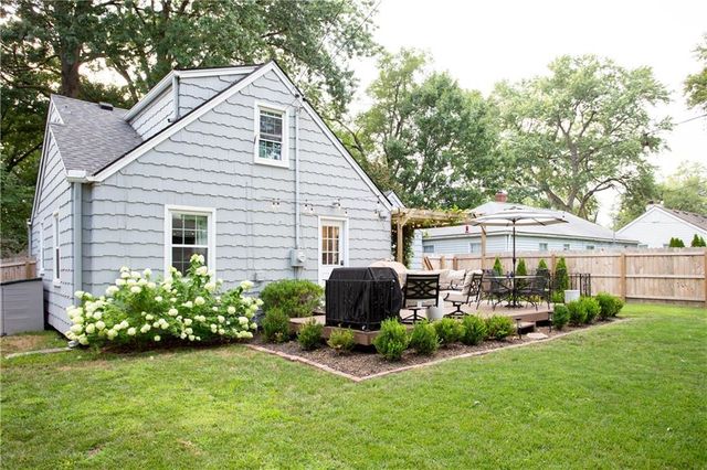 6015 DELMAR Street, Fairway, KS 66205