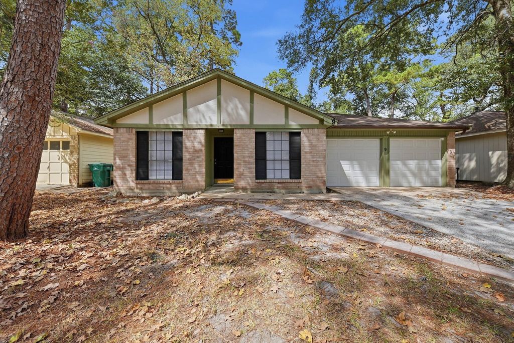 9 Capewood Court, The Woodlands, TX 77381