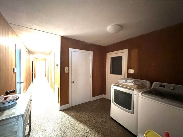 620 E Borden St, Sinton, TX 78387