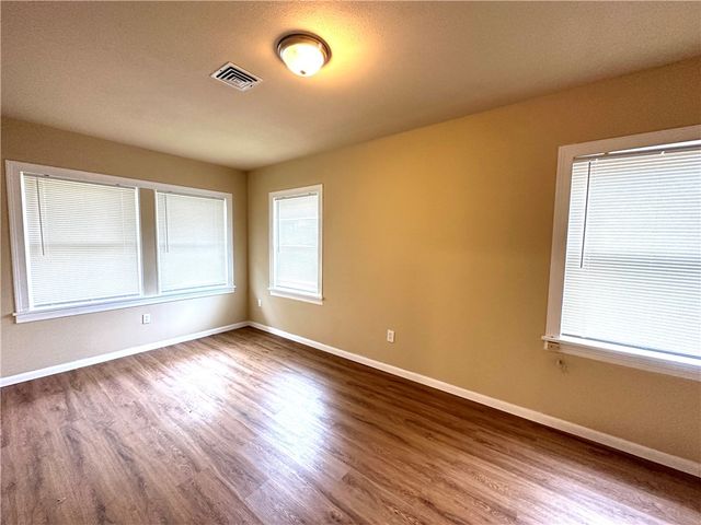 620 E Borden St, Sinton, TX 78387