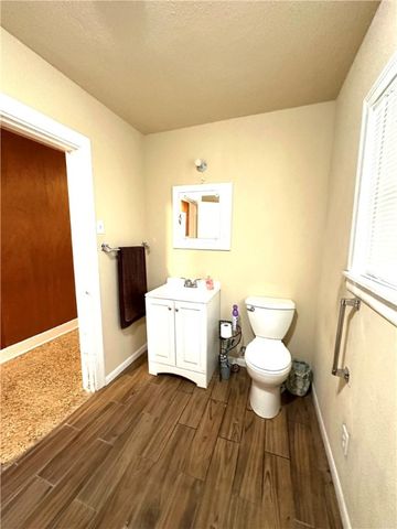 620 E Borden St, Sinton, TX 78387