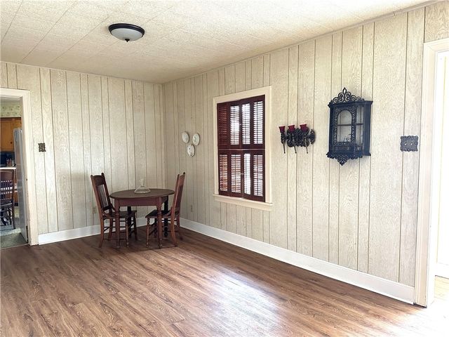 620 E Borden St, Sinton, TX 78387