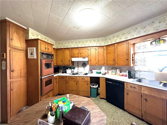 620 E Borden St, Sinton, TX 78387