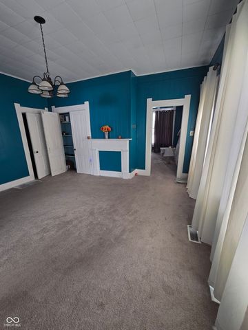 127 S Madison Street, Knightstown, IN 46148